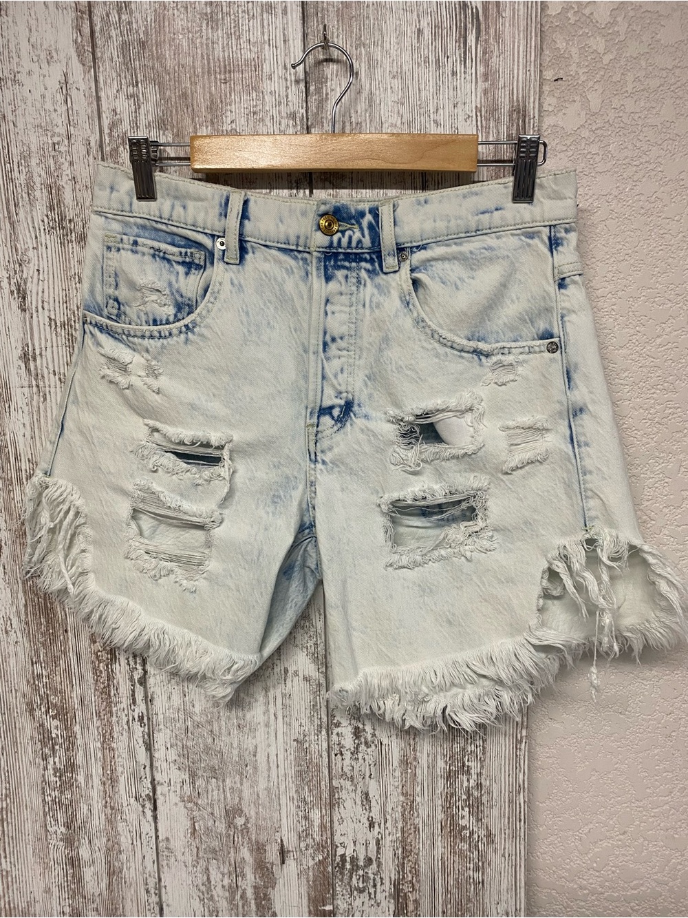 We The Free Light Blue Distressed Frayed Hem Jean Shorts